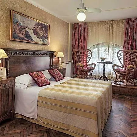 Galleria Hotel *
